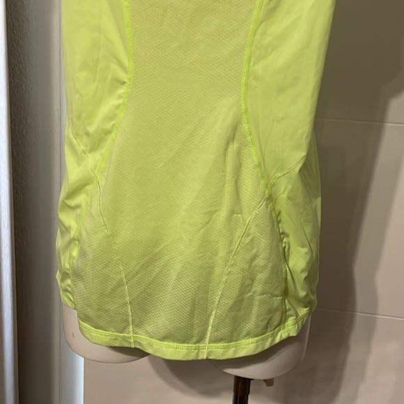 Set of TWO Zella Women’s lightweight mesh short sleeve tops. Pink, Neon Yellow L - Picture 7 of 13
